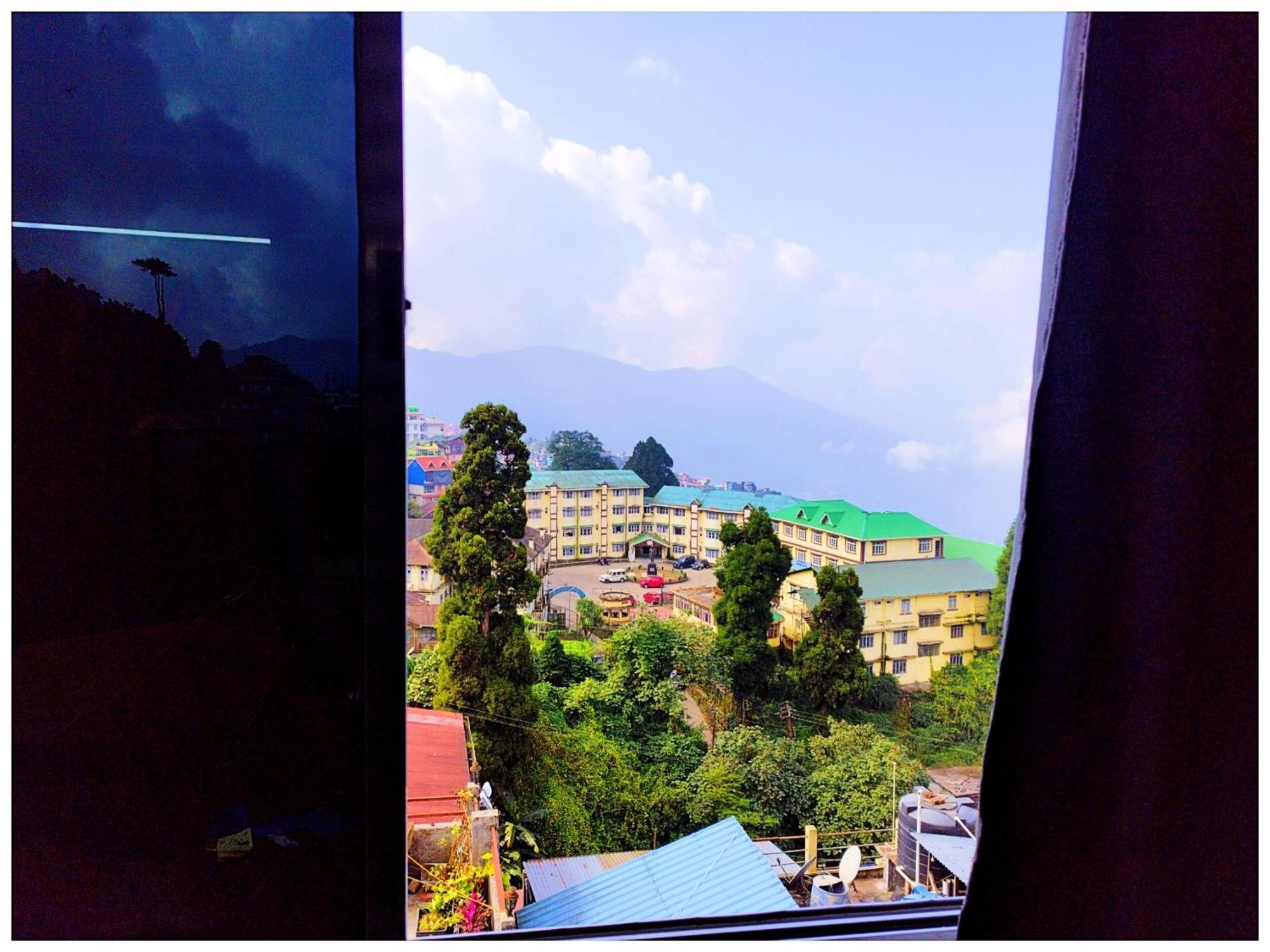 Hotel Premium Pitstop Near Railway Station Best Hotel In Darjeeling Νταρτζίλινγκ Εξωτερικό φωτογραφία
